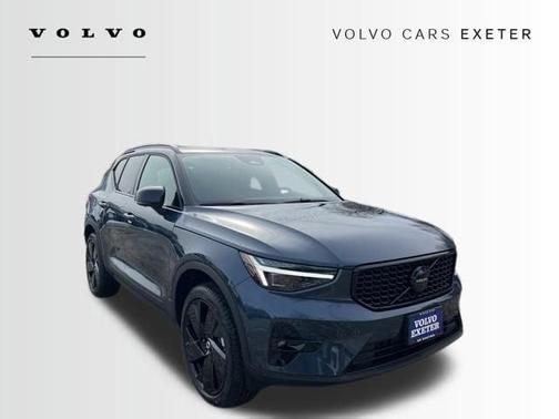 2026 Volvo XC40 B5 Ultra Black Edition