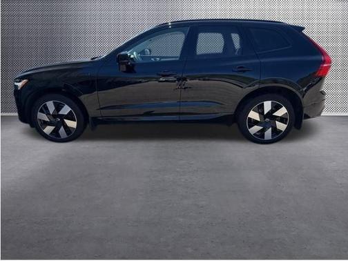 2024 Volvo XC60 Recharge Plug-In Hybrid T8 Ultimate Dark Theme