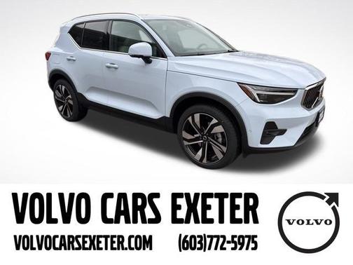 2025 Volvo XC40 B5 Plus Bright Theme