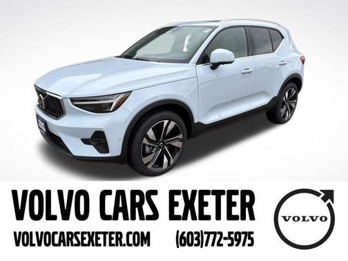 2025 Volvo XC40 B5 Plus Bright Theme
