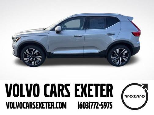 2025 Volvo XC40 B5 Ultra Bright Theme