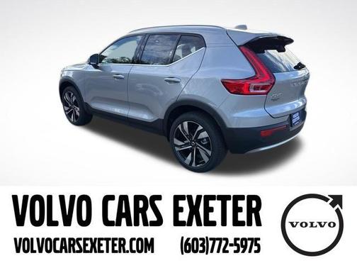 2025 Volvo XC40 B5 Ultra Bright Theme
