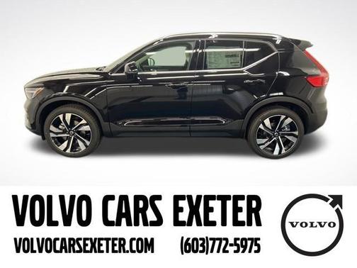 2025 Volvo XC40 B5 Ultra Bright Theme