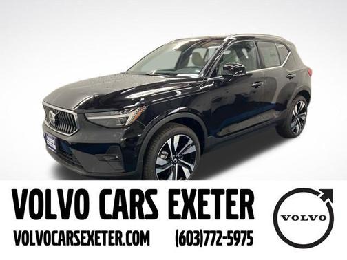 2025 Volvo XC40 B5 Ultra Bright Theme