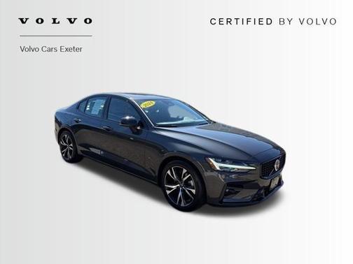 2024 Volvo S60 B5 Plus Dark Theme