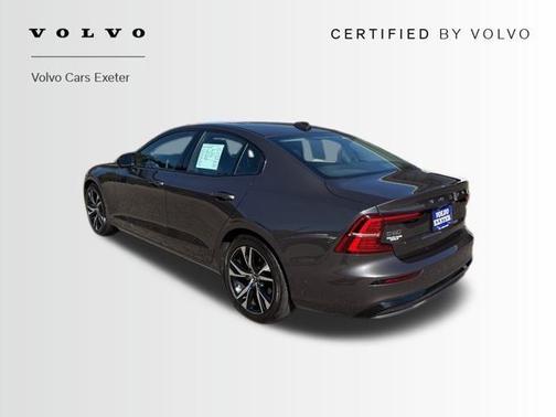 2024 Volvo S60 B5 Plus Dark Theme