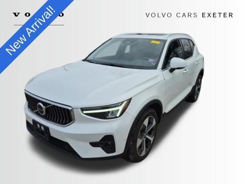 2023 Volvo XC40 B5 Plus Bright Theme