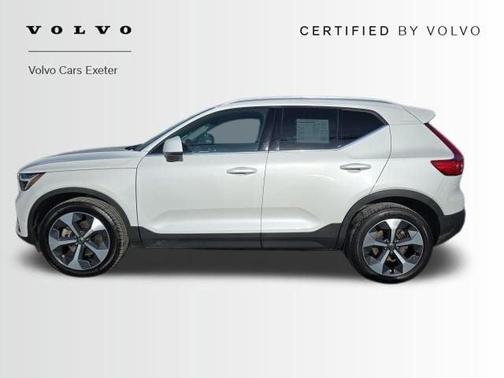 2023 Volvo XC40 B5 Plus Bright Theme