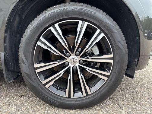 2022 Volvo XC60 B5 Inscription