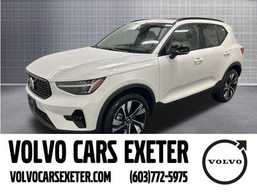 2025 Volvo XC40 B5 Ultra Dark Theme