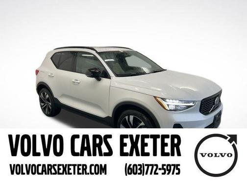 2025 Volvo XC40 B5 Ultra Dark Theme