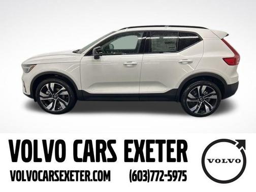 2025 Volvo XC40 B5 Ultra Dark Theme