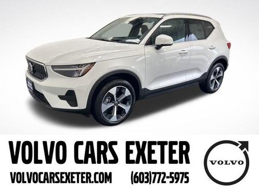 2025 Volvo XC40 B5 Core Bright Theme