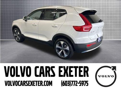 2025 Volvo XC40 B5 Core Bright Theme