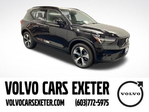 2025 Volvo XC40 B5 Plus Dark Theme