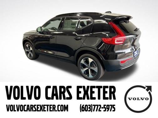 2025 Volvo XC40 B5 Plus Dark Theme