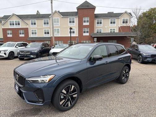 2026 Volvo XC60 B5 Plus