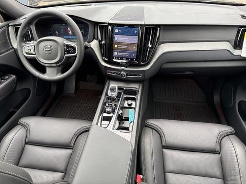 2025 Volvo XC60 Plug-In Hybrid T8 Ultra Black Edition