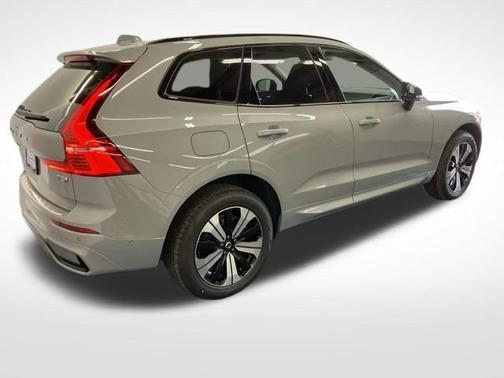 2025 Volvo XC60 Plug-In Hybrid T8 Plus