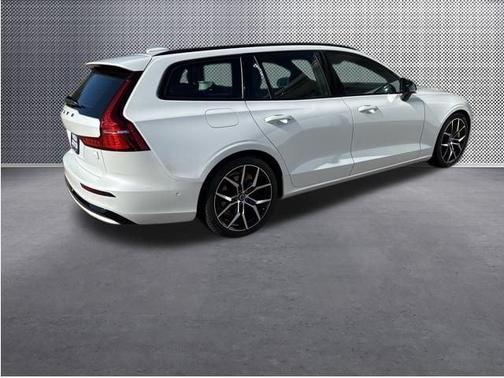 2025 Volvo V60 Plug-In Hybrid T8 Polestar Engineered