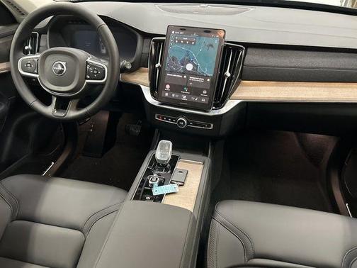 2025 Volvo XC90 B5 Plus 7-Seater