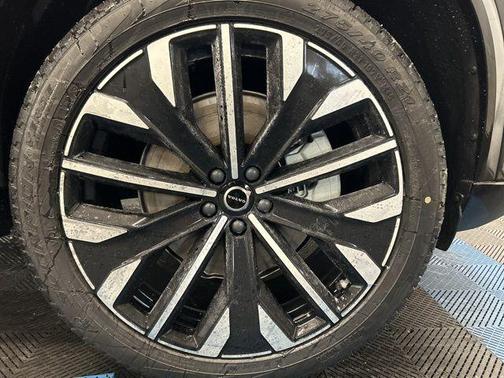 2025 Volvo XC90 B5 Plus 7-Seater
