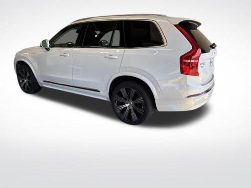 2024 Volvo XC90 Recharge Plug-In Hybrid T8 Plus Bright Theme 7 Passenger