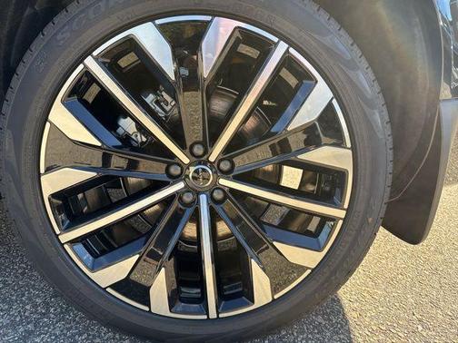 2026 Volvo XC90 B6 Ultra 7-Seater