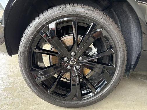 2025 Volvo XC60 B5 Ultra Black Edition