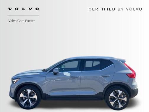 2025 Volvo XC40 B5 Plus Bright Theme