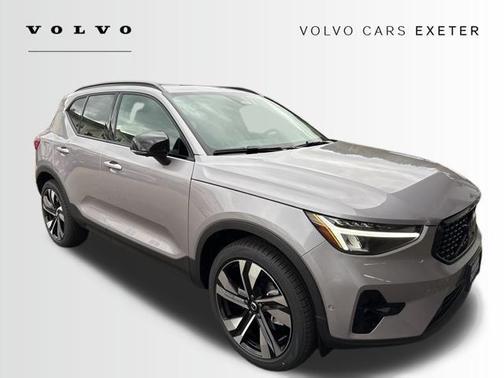 2026 Volvo XC40 B5 Plus