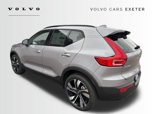 2026 Volvo XC40 B5 Plus