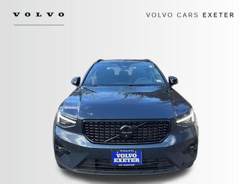 2026 Volvo XC40 B5 Ultra Black Edition