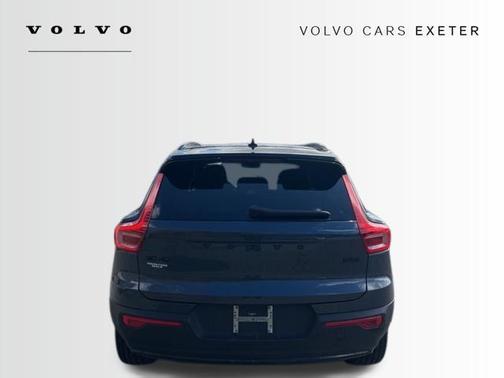 2026 Volvo XC40 B5 Ultra Black Edition