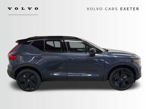 2026 Volvo XC40 B5 Ultra Black Edition