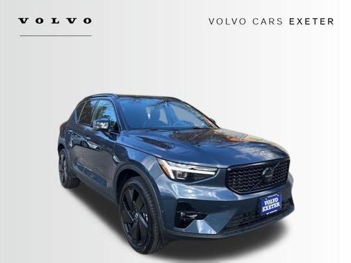 2026 Volvo XC40 B5 Ultra Black Edition