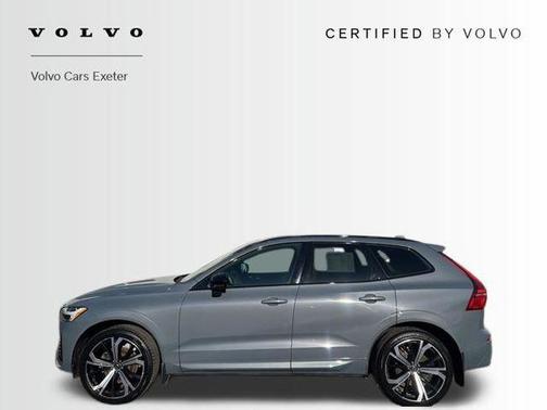 2023 Volvo XC60 B5 Ultimate Dark Theme