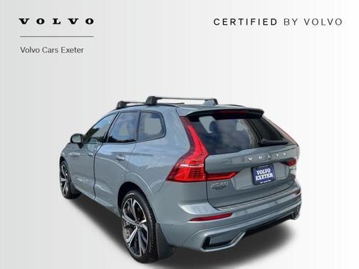 2023 Volvo XC60 B5 Ultimate Dark Theme