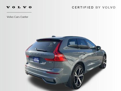 2023 Volvo XC60 B5 Ultimate Dark Theme