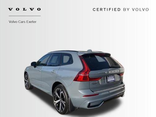 2023 Volvo XC60 B5 Ultimate Dark Theme