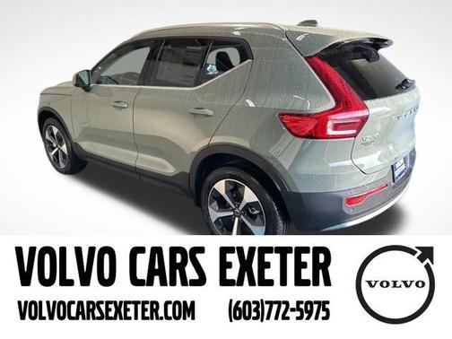 2025 Volvo XC40 B5 Core Bright Theme