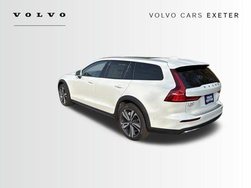 2026 Volvo V60 Cross Country B5 Plus
