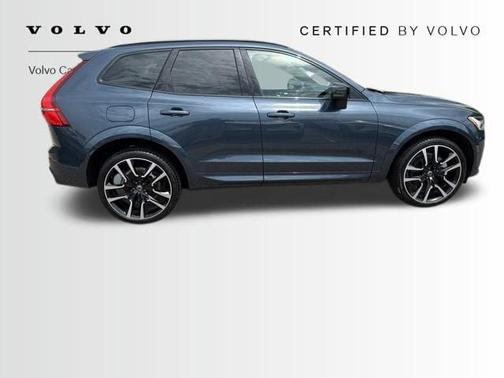 2025 Volvo XC60 B5 Ultra