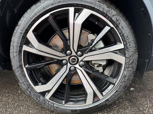 2025 Volvo XC60 Plug-In Hybrid T8 Ultra