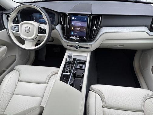 2025 Volvo XC60 Plug-In Hybrid T8 Ultra