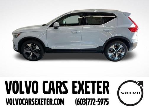 2025 Volvo XC40 B5 Plus Bright Theme