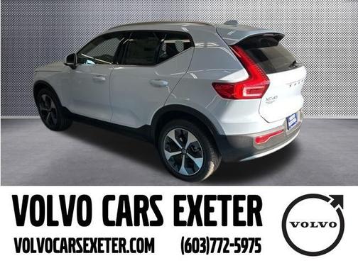 2025 Volvo XC40 B5 Plus Bright Theme