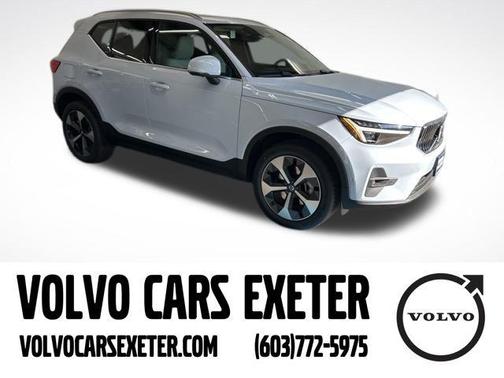 2025 Volvo XC40 B5 Plus Bright Theme