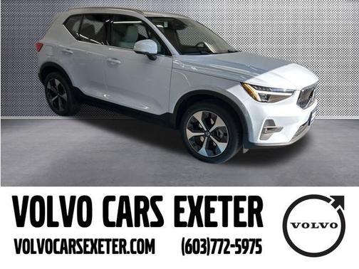 2025 Volvo XC40 B5 Plus Bright Theme