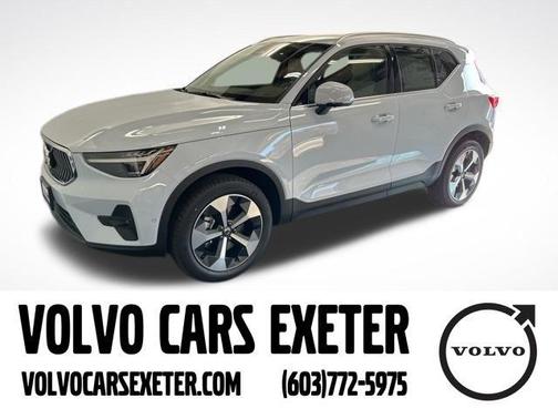 2025 Volvo XC40 B5 Plus Bright Theme